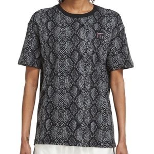 Nike Tee Loose Fit Snakeskin Shirt top women’s size large